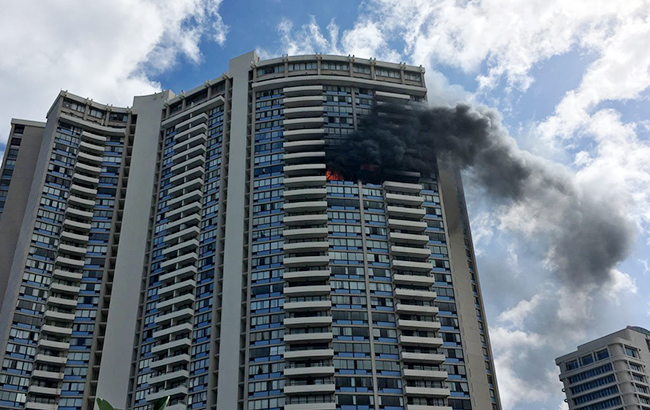 На Гавайях произошел пожар в 36-этажном доме, трое погибших
