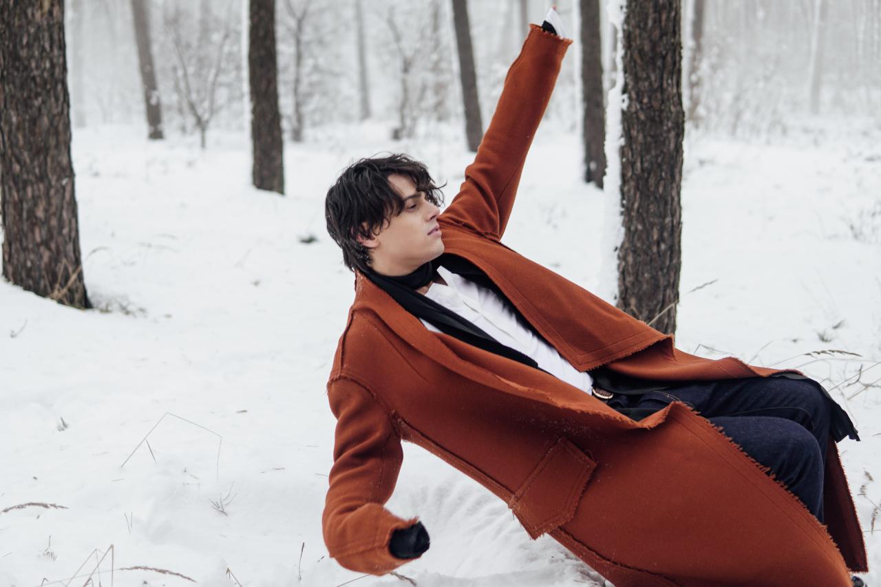 "Как ты там": ALEKSEEV презентовал пронзительный клип-исповедь о пережитых чувствах