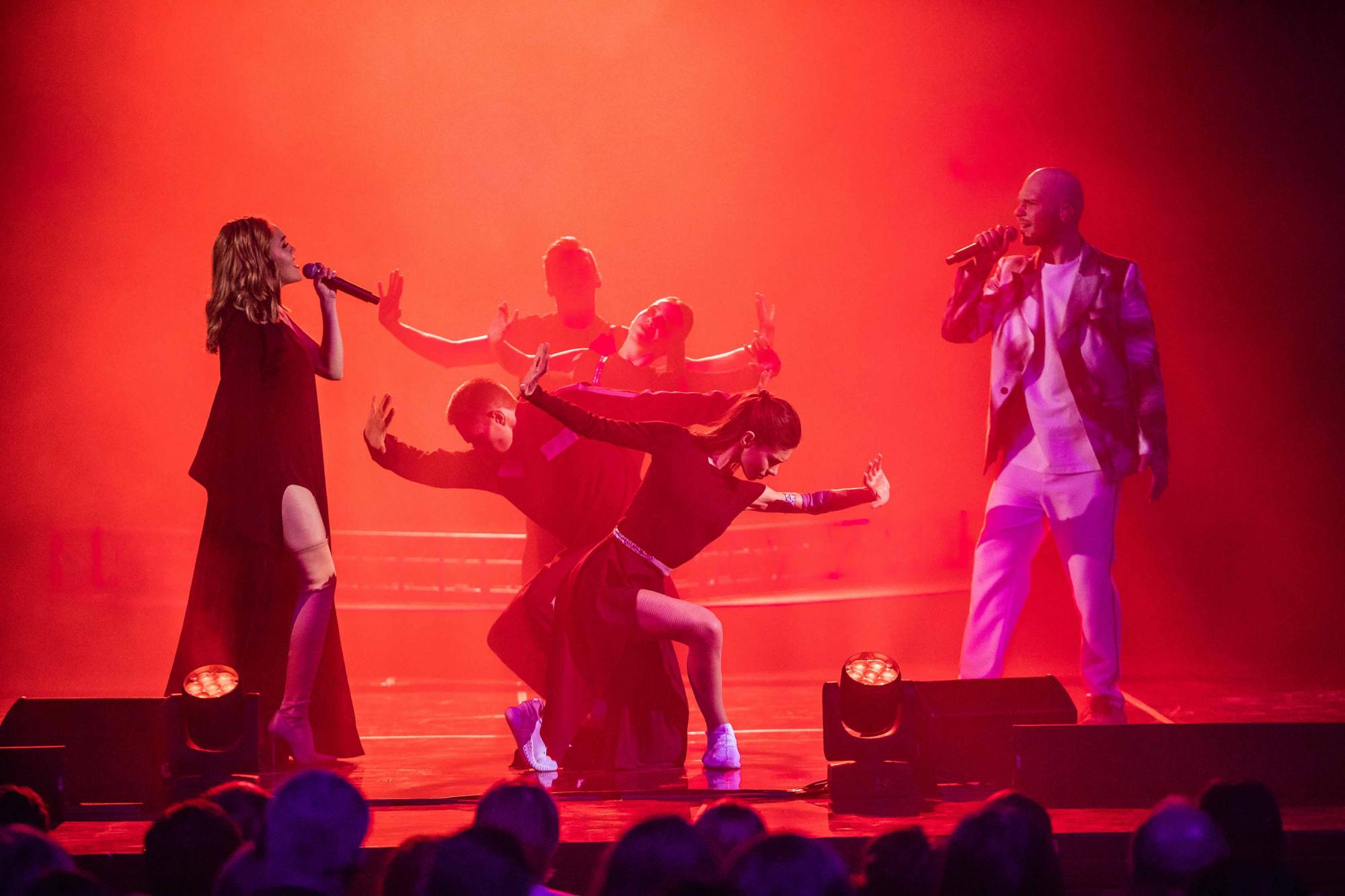 Золотая середина: Alyosha & Vlad Darwin презентовали самый романтичный концерт зимы (фото)