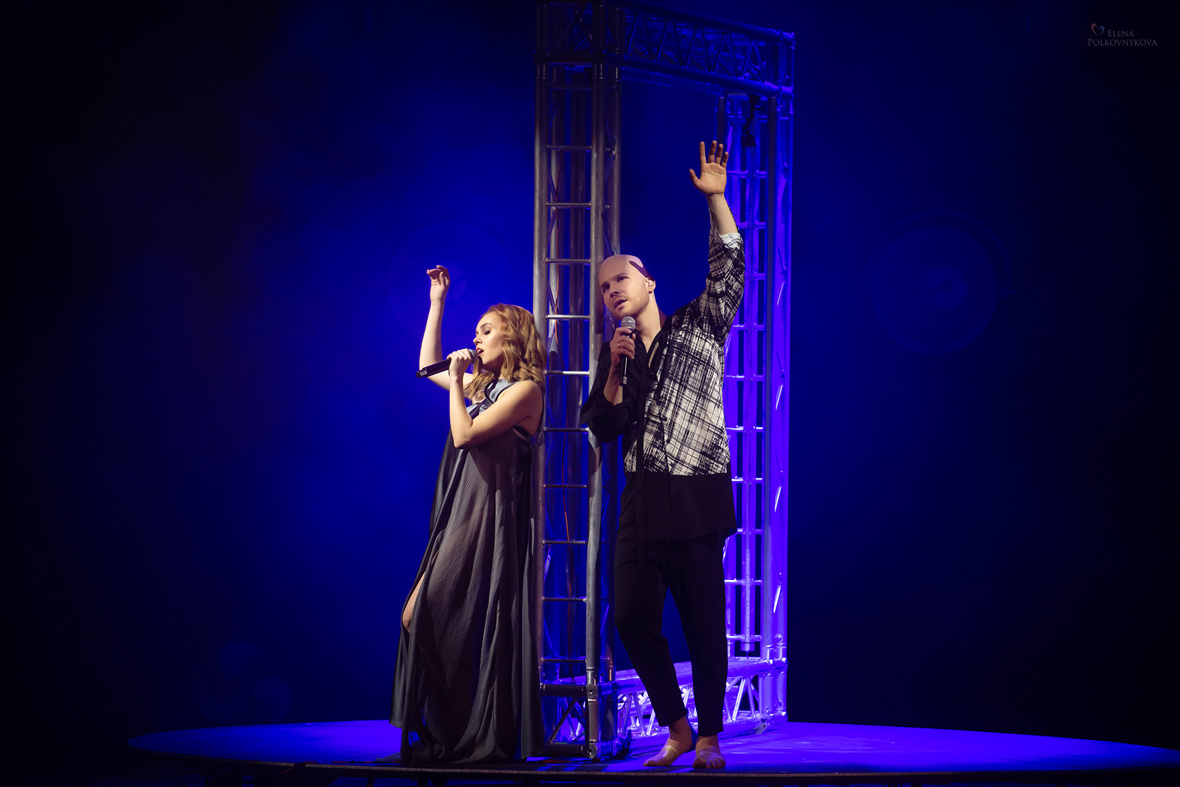 Золотая середина: Alyosha & Vlad Darwin презентовали самый романтичный концерт зимы (фото)