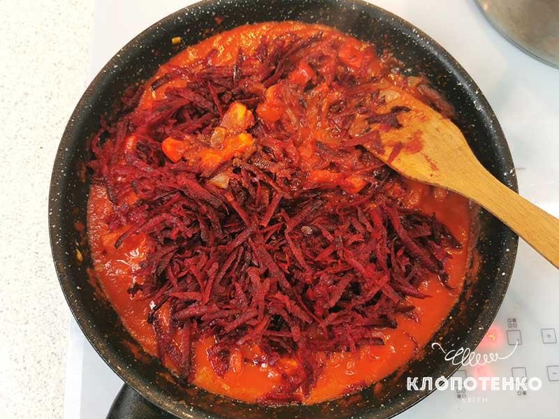 Клопотенко поделился рецептом настоящего украинского борща: пошаговое приготовление