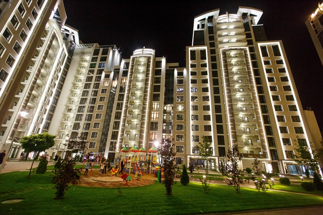 В Киеве открыли уникальную 150-метровую аллею светомузыкальных фонтанов