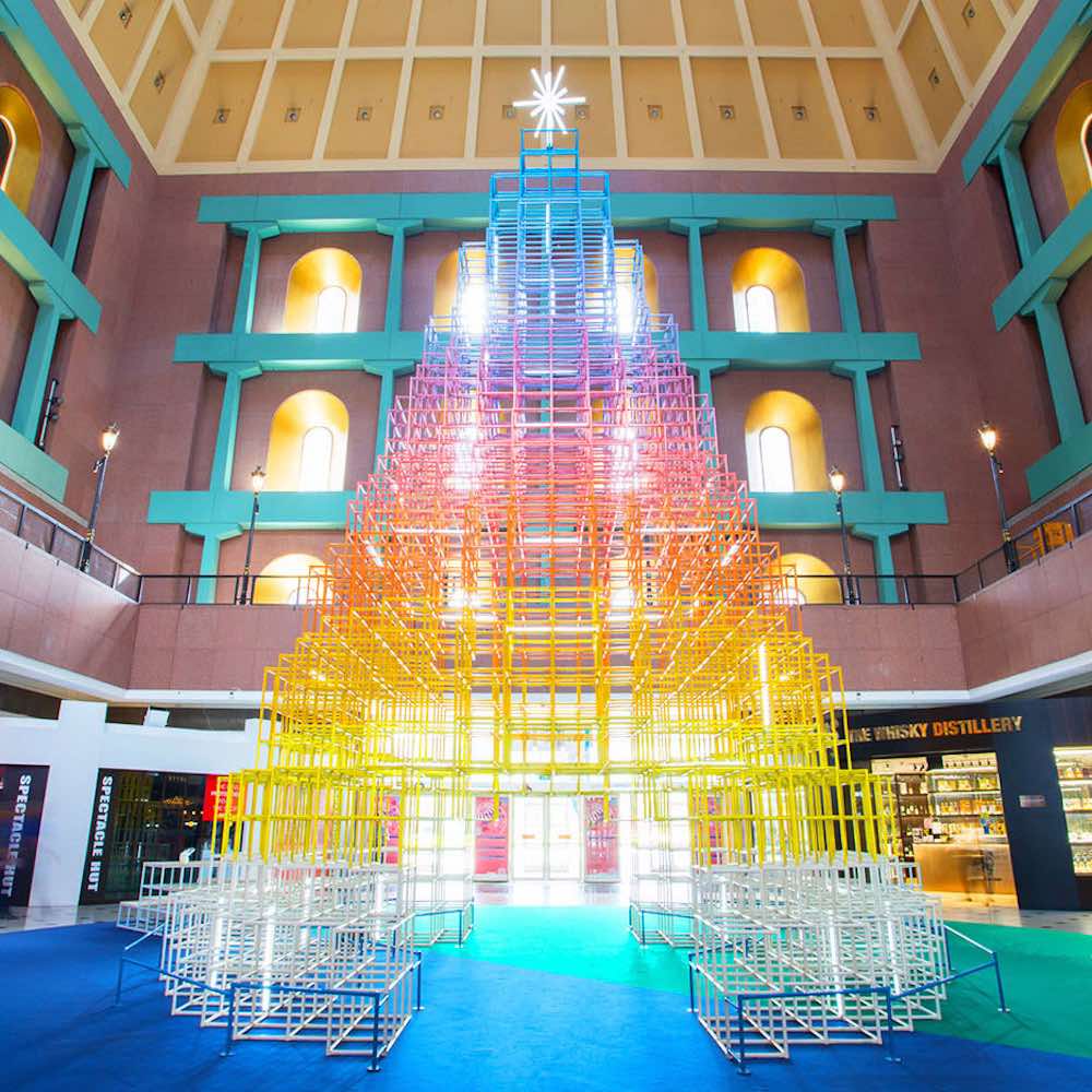 Шинуазрі і "Аліса в Країні Чудес": топ-10 фантастичних новорічних ялинок 2020