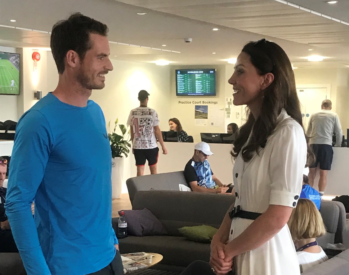 Кейт Міддлтон вийшла у світ в розкішній сукні від Alexander McQueen