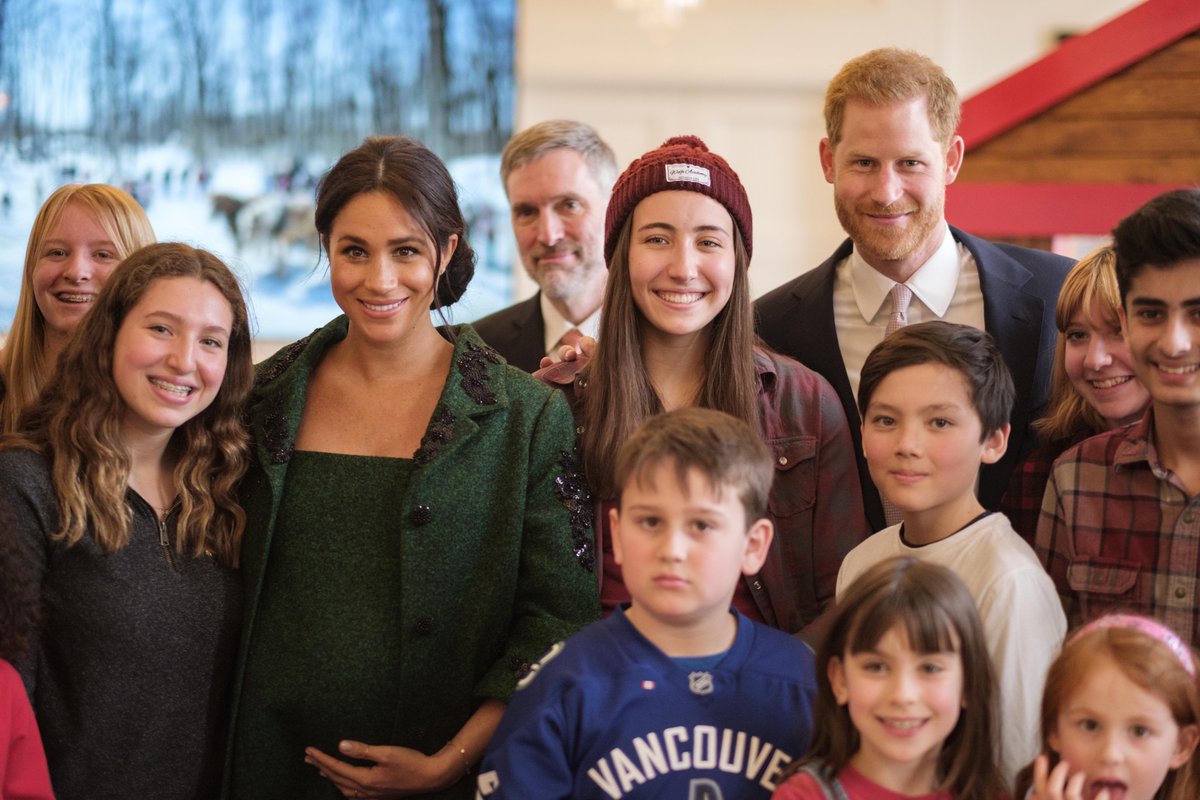 Взяти на замітку: топ-4 найстильніших виходи вагітної Меган Маркл