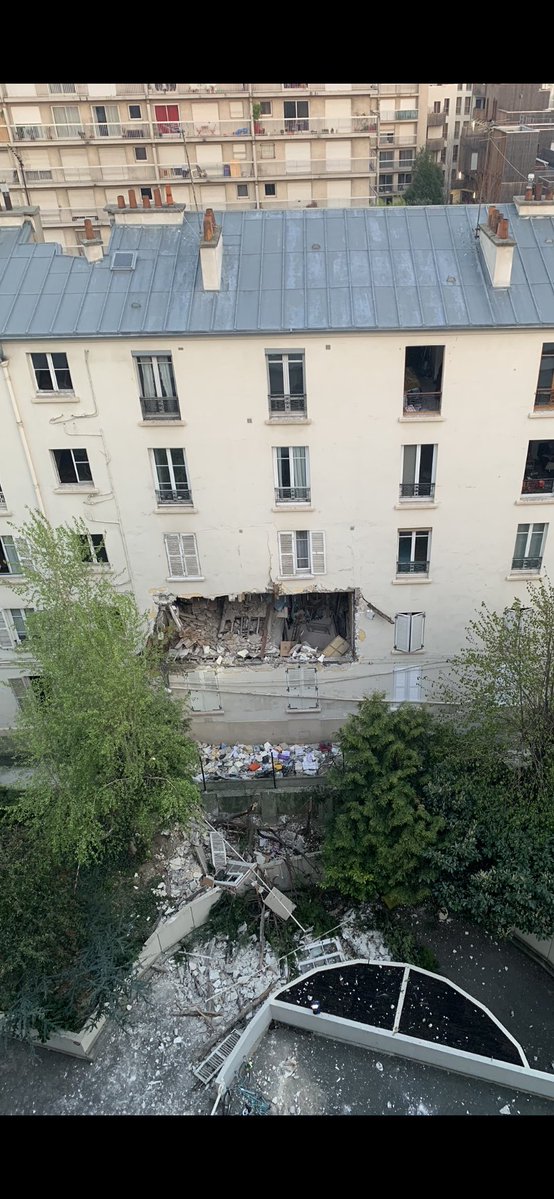 В жилом доме в Париже произошел взрыв, есть пострадавшие