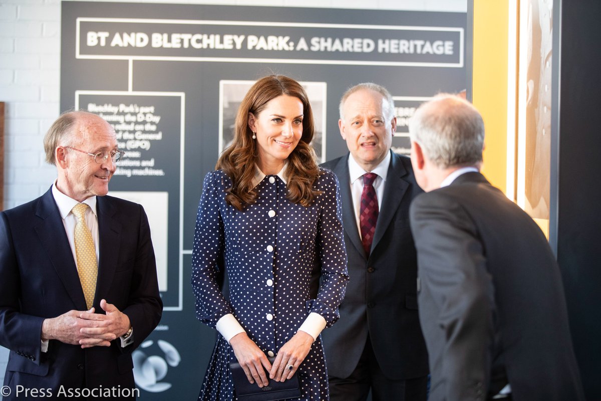 Чарівна: Кейт Міддлтон блищить в сукні в горошок на заході в парку Блетчлі