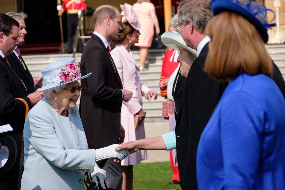 Сама ніжність: Кейт Міддлтон вийшла в світ у &quot;зефірному&quot; образі в рожевих тонах