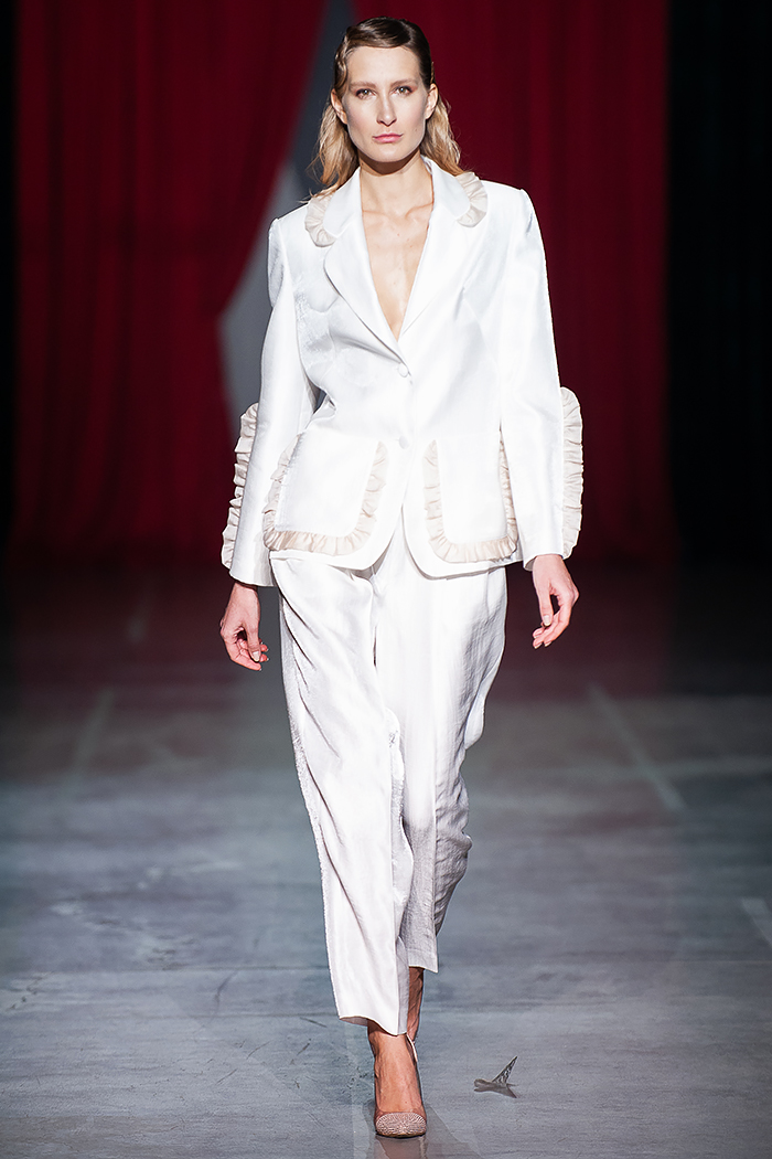 71-річна мама Ілона Маска блиснула фігурою в костюмі від українського дизайнера