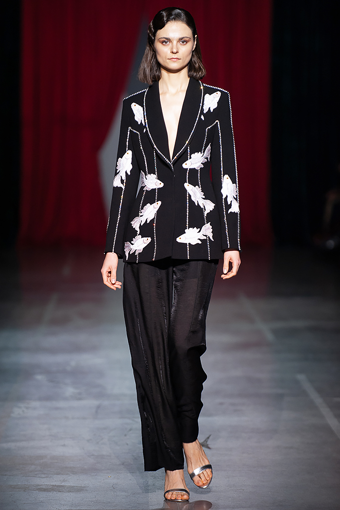 "Епоха золотої рибки": DARJA DONEZZ представила символічну колекцію FW19-20