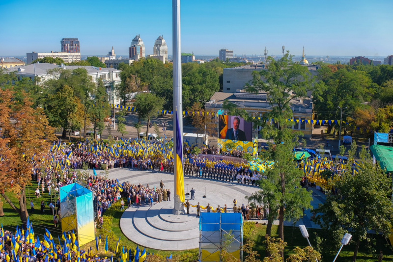 Резніченко: з початку війни ми стали інакше відноситися до державних символів