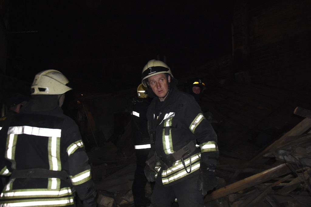 В Одесі в житловому будинку рвонув газ: порятунок людей з-під завалів показали на відео