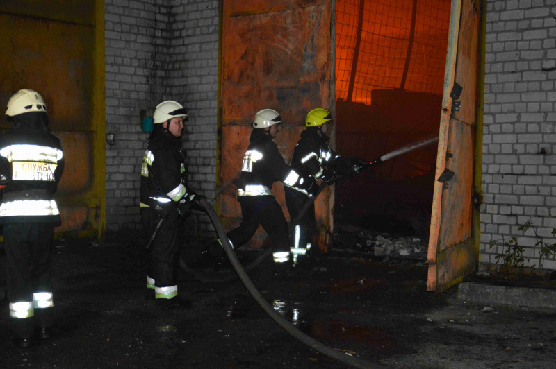 В Днепре ночью горели склады