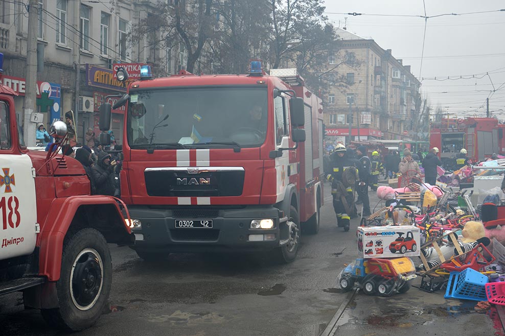У Дніпрі сталася масштабна пожежа на ринку