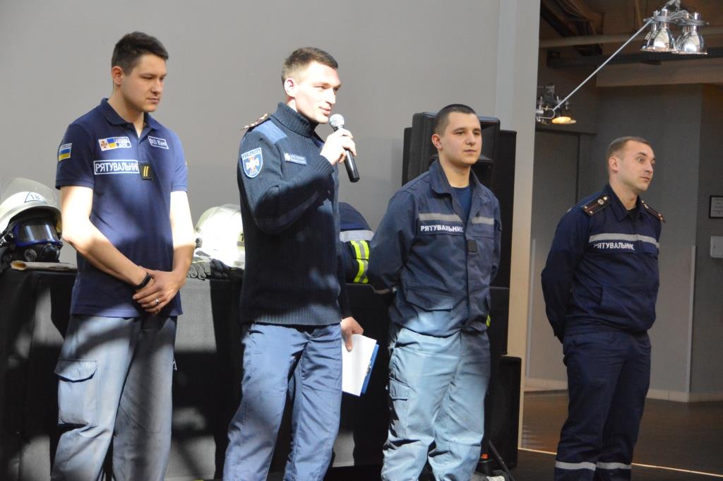 Уроки безпеки у ТРЦ «Космополіт»!