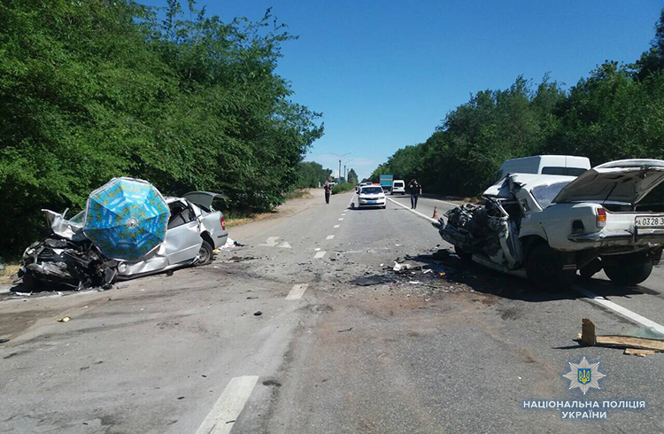 В Запорожской области столкнулись два автомобиля, трое погибших