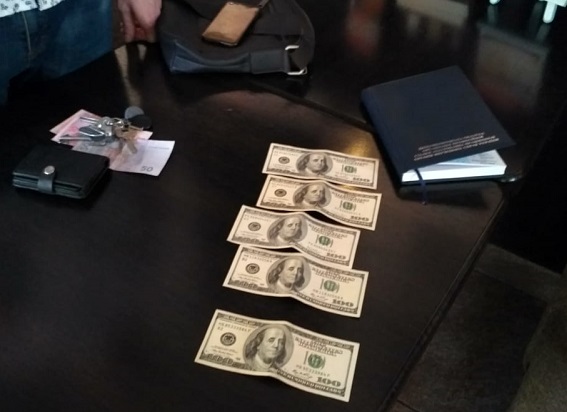 В Днепре заместитель начальника колонии задержан на предложении взятки полицейскому