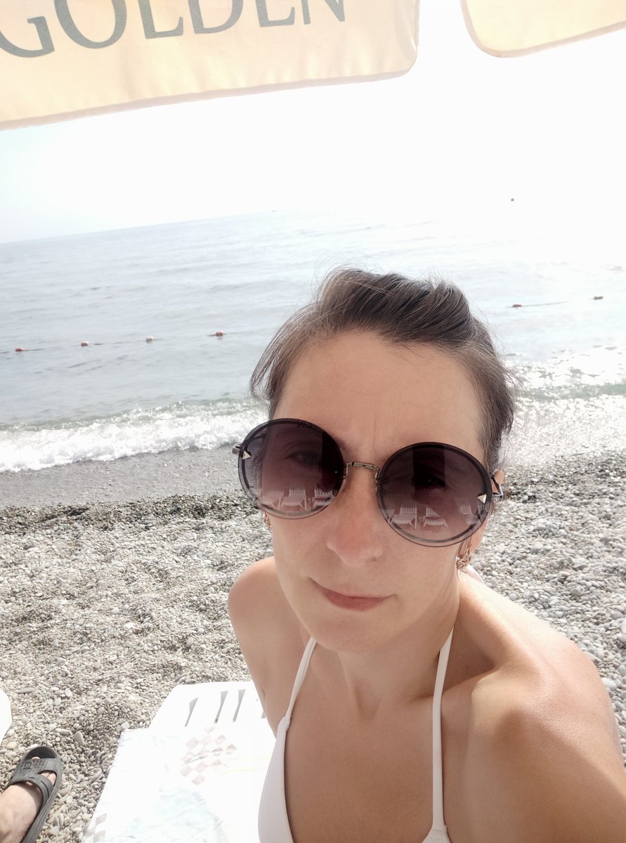 Сприйняли день тиші занадто буквально: у Криму показали спорожнілі пляжі