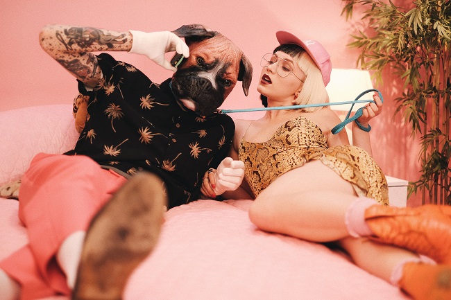 Терпи: гендерная диктатура в новом клипе Da-Sha Project