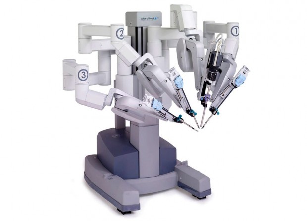 Робот-хирург: компания Meest приобрела для львовской больницы сверхсовременную хирургическую систему