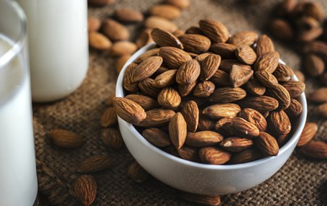 Топ-5 продуктів, які допоможуть впоратися з безсонням