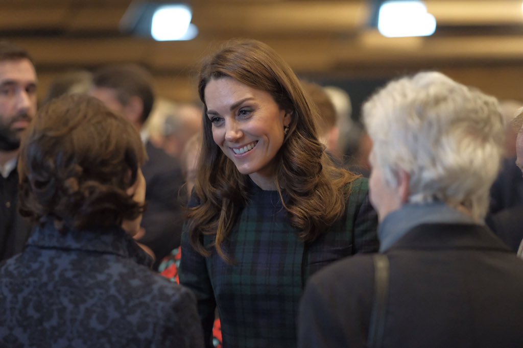 Кейт Миддлтон посетила Шотландию в клетчатом пальто семилетней давности