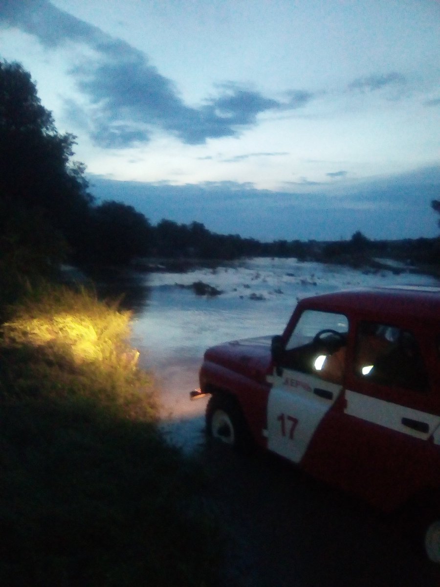 Затоплені дороги і будинки: Крим сильно постраждав через стихію (фото, відео)