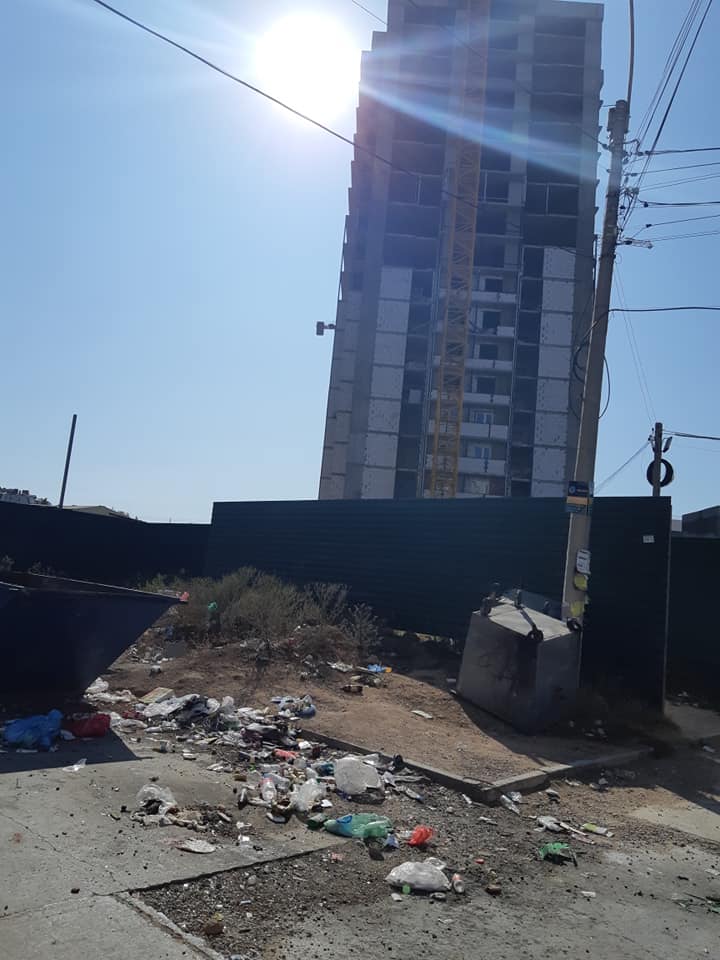 Порожні пляжі і сміття: в мережі показали, до чого окупанти довели Крим