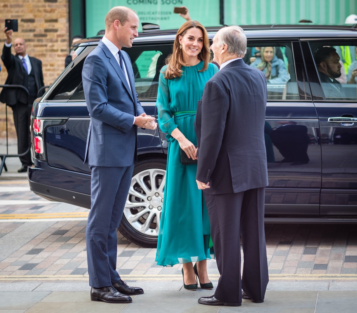 Кейт Міддлтон захопила новим виходом у світ у чарівній зеленій сукні