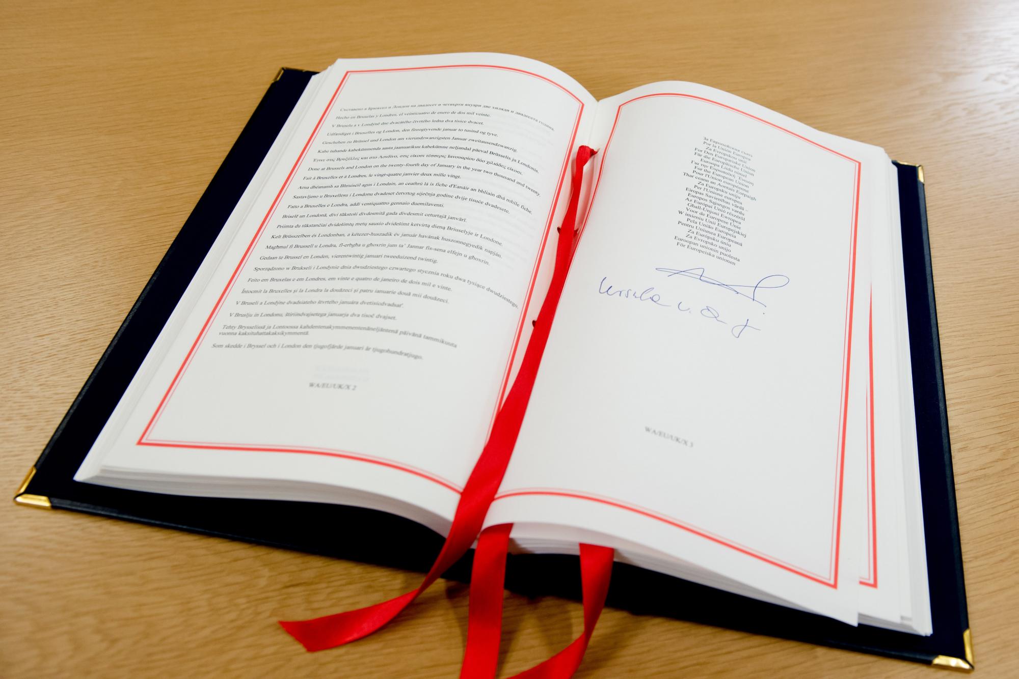 Британія і ЄС підписали угоду про Brexit