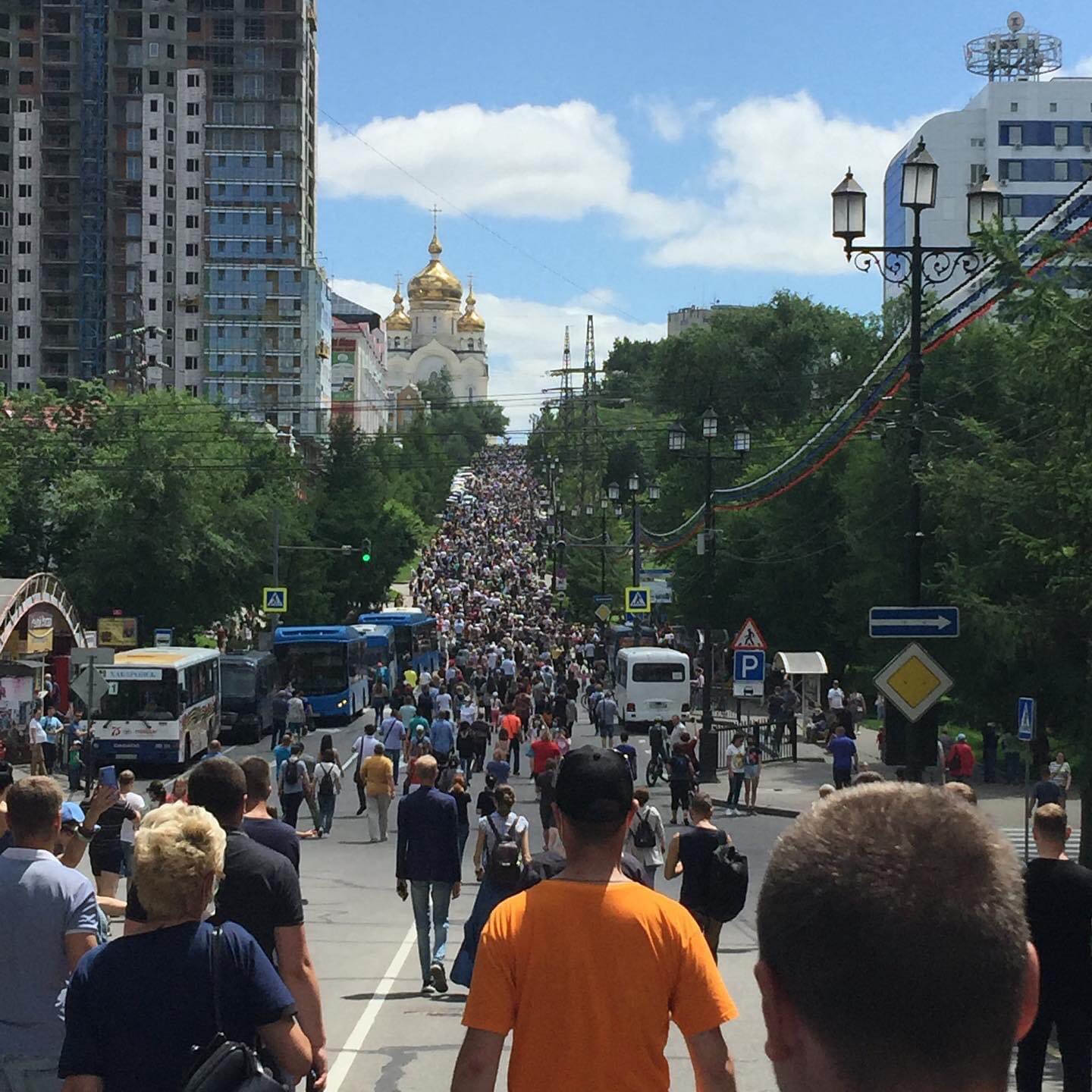 В России десятки тысяч протестующих восстали против Путина: скандируют "Свободу!" (видео)