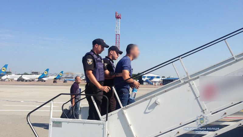 Нацполиция задержала и экстрадировала доверенное лицо &quot;вора в законе&quot;