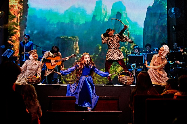 Погружает в сказку: почему стоит пойти с детьми на представление &quot;Лихтариус. Истории оживают&quot;