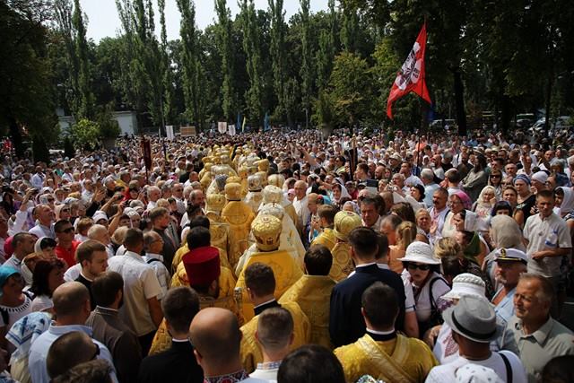У хресній ході УПЦ КП беруть участь близько 15 тисяч вірян, - Шкіряк