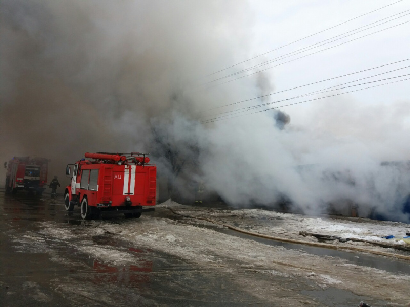 Пожар на рынке в Черновцах локализовали, - ГСЧС