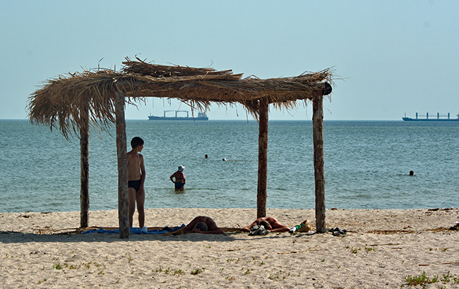 Пляжи в Украине: кто съедает побережье в Коблево