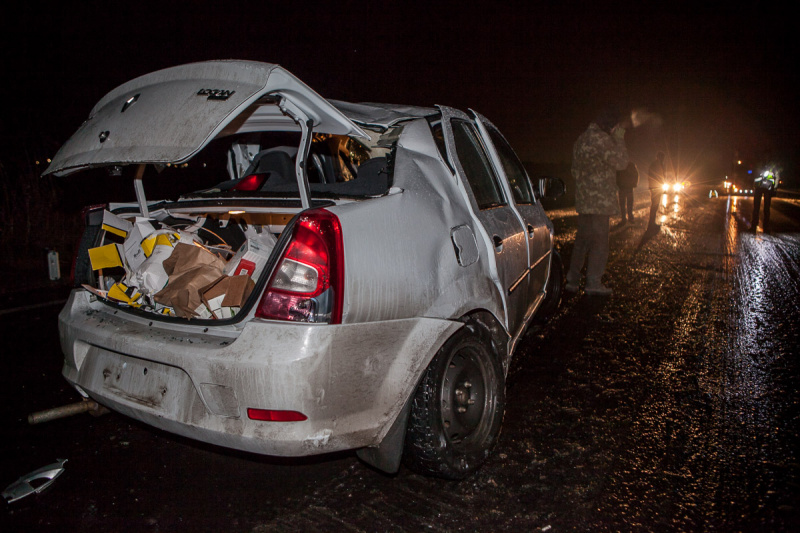 У Дніпрі автомобіль зіткнувся з вантажівкою, є жертви