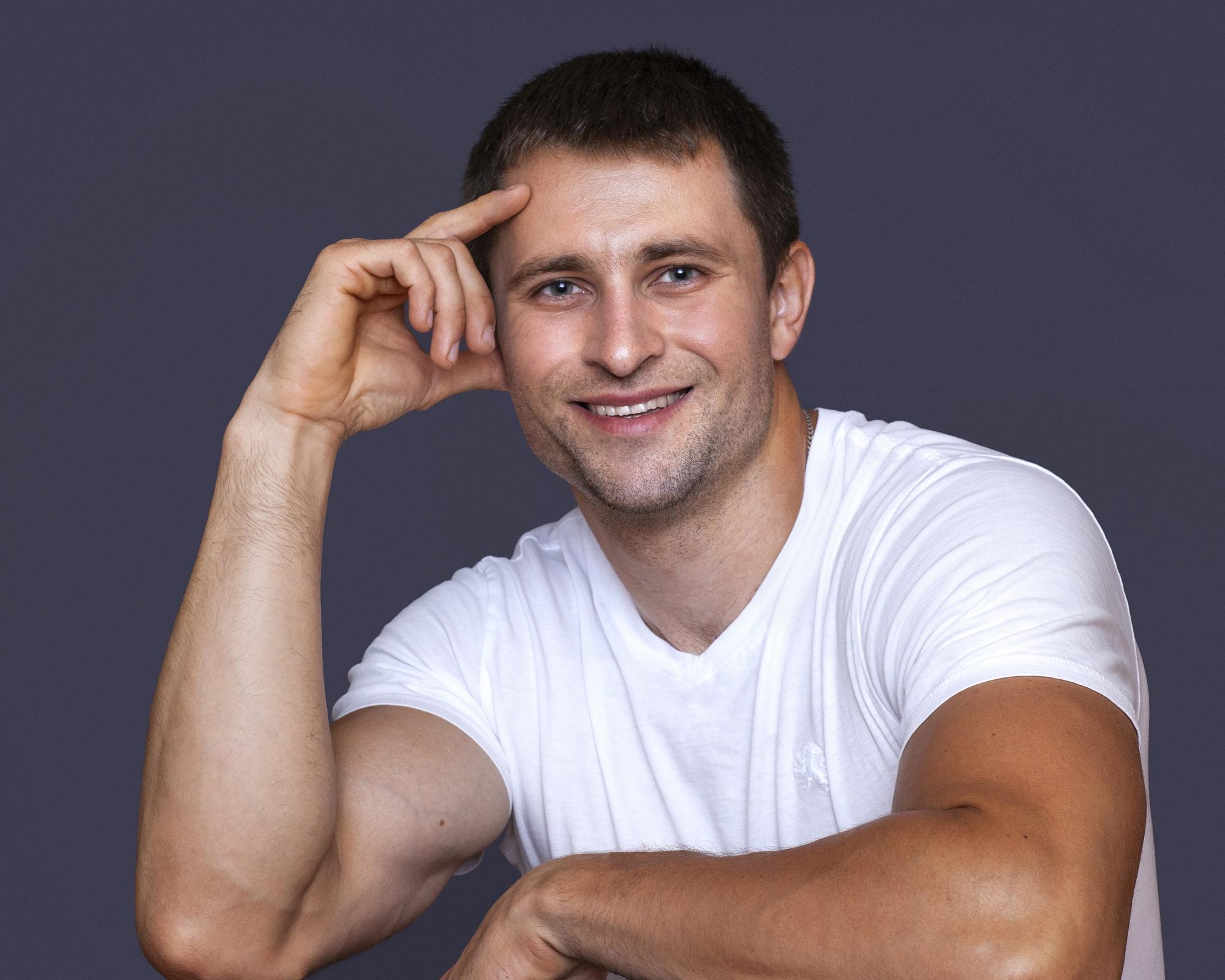 Співак зі США присвятив матерям україномовну пісню