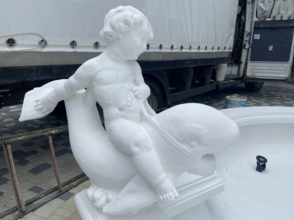 Чиновники "прикрасили" Херсон фонтаном у стилі "колгоспне рококо": на нього не можна дивитися без сліз