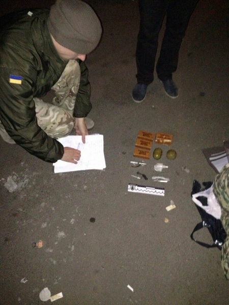 у Житомирській області затримали військового, який торгував зброєю військової частини 1