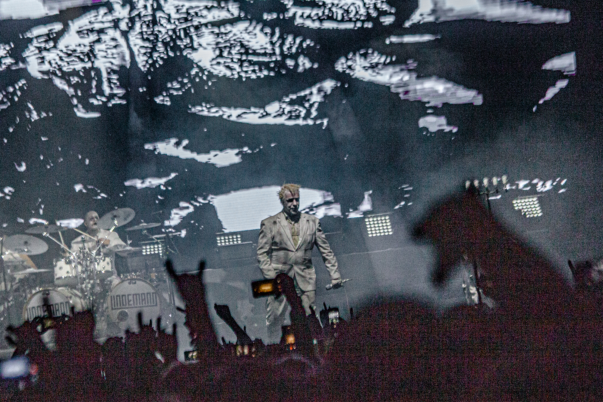 Ліндеманн &quot;розірвав&quot; Київ: великий фоторепортаж з концерту суперзірки