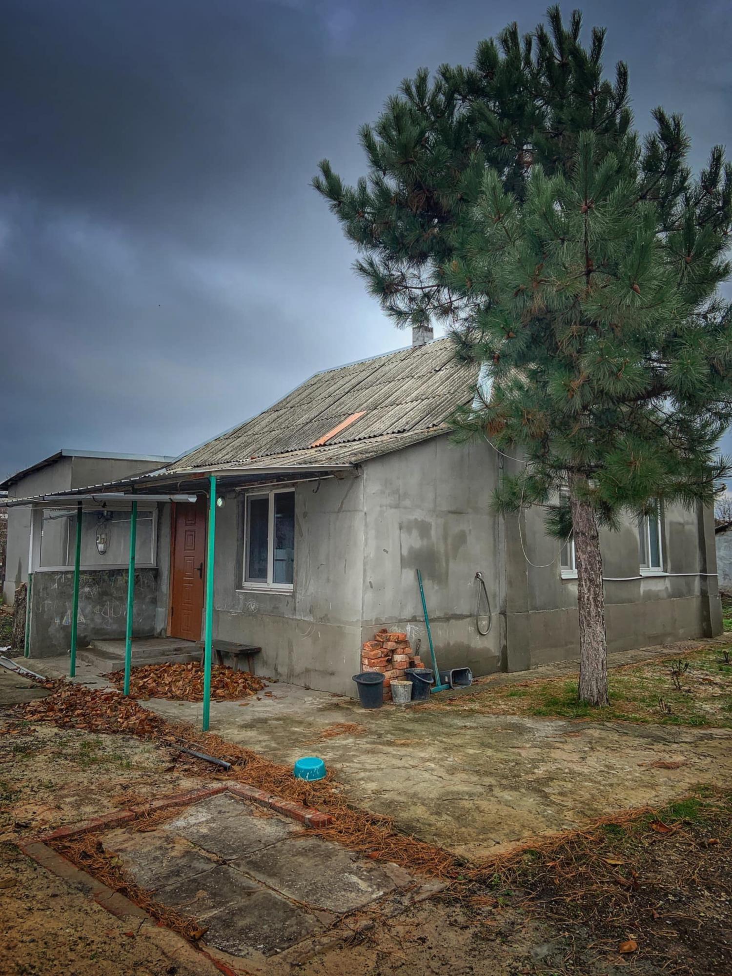 Команда Порошенко подарила дом семье из Марьинки