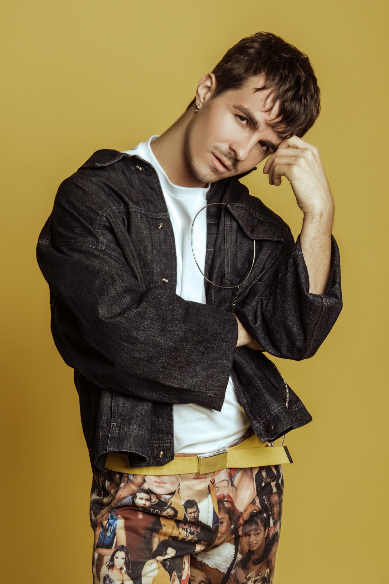 К Международному дню каминг-аута: вышел документальный фильм "Не прячь глаз"