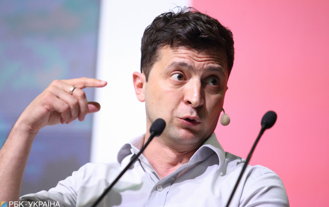 Давайте не про політику: охоронці Зеленського вдарили журналіста