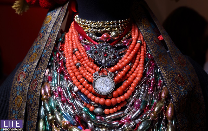 Пение Матвиенко и откровения Ефросининой: презентация календаря "Щирі. Свята"