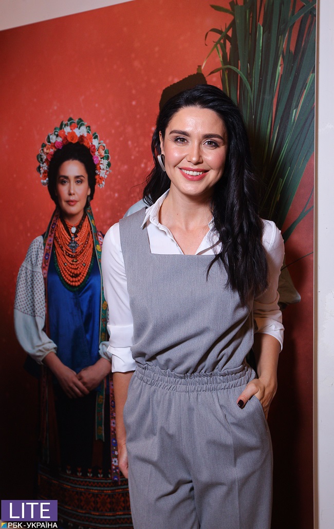 Телеведущая Людмила Барбир