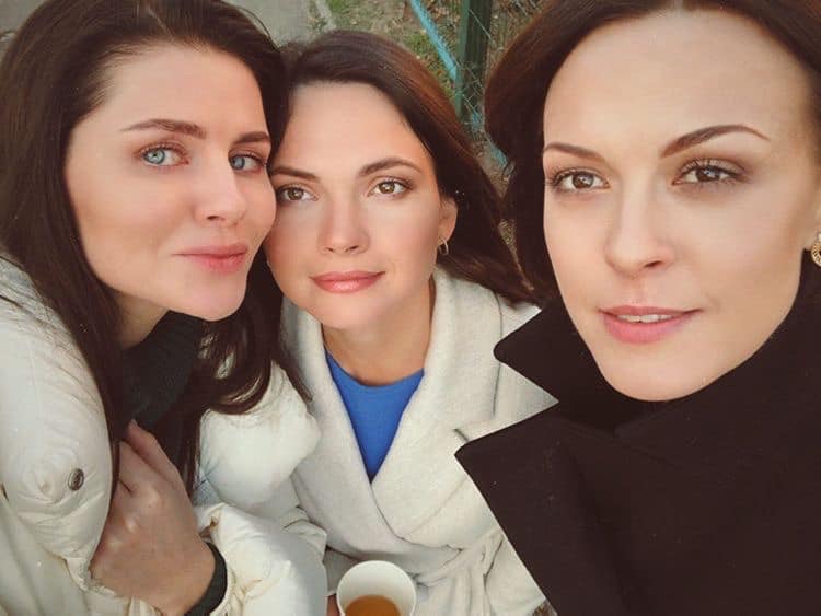 Шукала свій шлях: Катерина Астахова про кар'єру, сім'ю та новий проект "Три сестри"