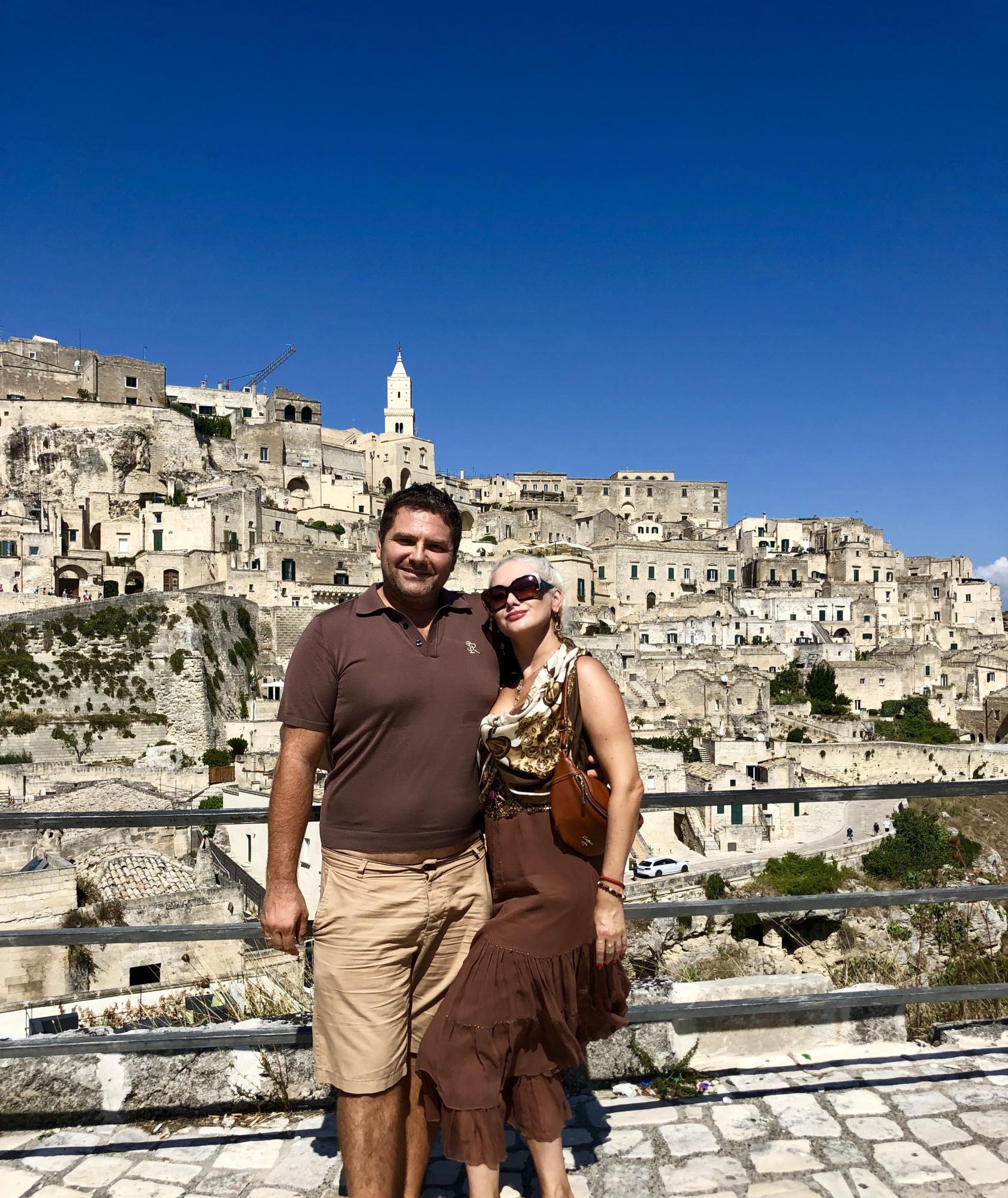 Катерина Бужинська презентувала пісню про несподівану осінню любов