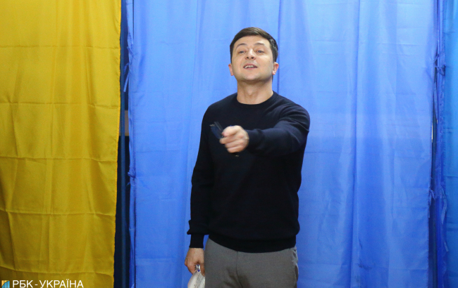 Праздник демократии: как прошел и чем запомнился первый тур президентских выборов