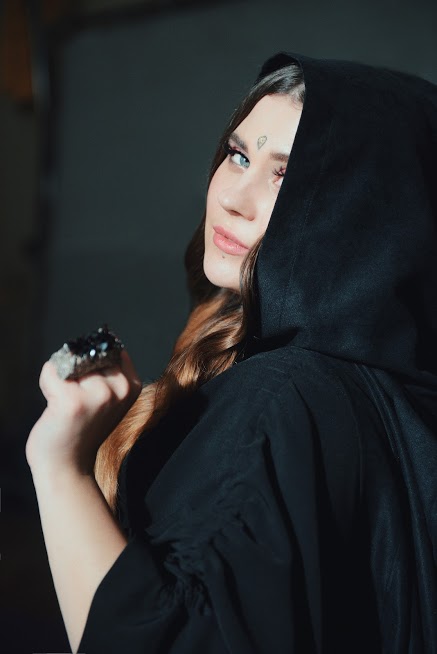 Ольга Горбачева в новом клипе рассказала истории лучших женщин в мире